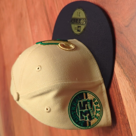 New Montreal Expos, New Era Fitted Baseball Hat. - Picture 2 of 5